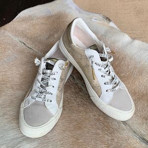 Vintage Havana Faux snakeskin metallic sneakers size 6